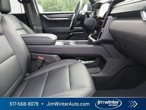 Used 2026 GMC Acadia Elevation w/ Elevation Premium Package AWD/4WD image 12