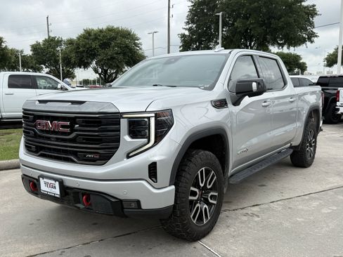 Used 2022 GMC Sierra 1500 AT4 w/ AT4 Premium Package AWD/4WD image 9
