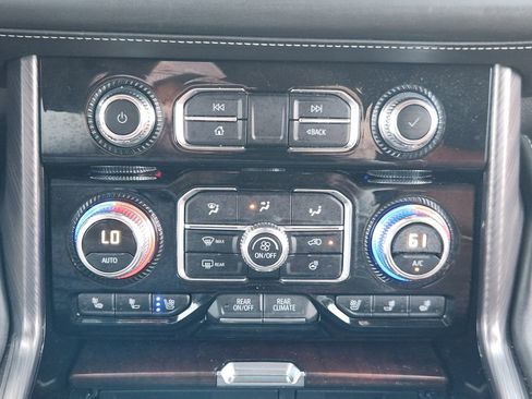 Used 2024 GMC Yukon Denali Ultimate AWD/4WD image 19