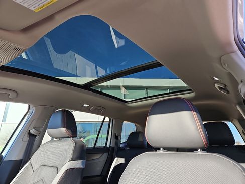 New 2026 Volkswagen Atlas Peak Edition image 15