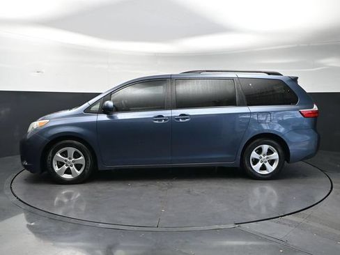Used 2017 Toyota Sienna LE FWD image 8