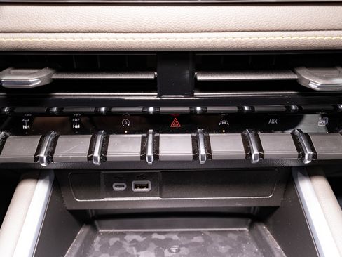 Used 2025 Chevrolet Colorado ZR2 w/ Technology Package image 25