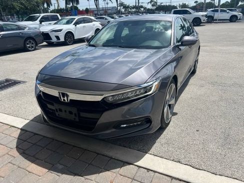 Used 2018 Honda Accord Touring image 2
