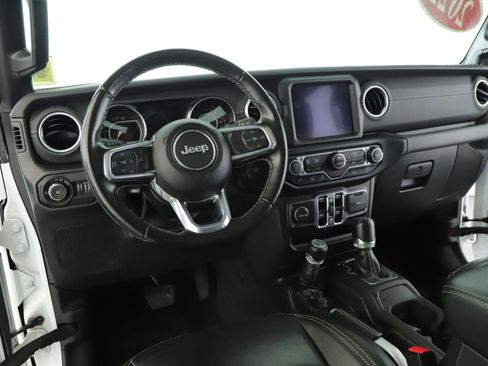 Used 2022 Jeep Wrangler Unlimited Sahara w/ Cold Weather Group AWD/4WD image 2