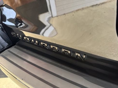 Used 2019 Chevrolet Suburban Premier image 42