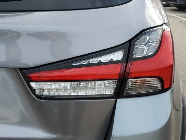 Used 2020 Mitsubishi Outlander Sport ES FWD image 28