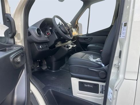 New 2025 Mercedes-Benz Sprinter 2500 image 16