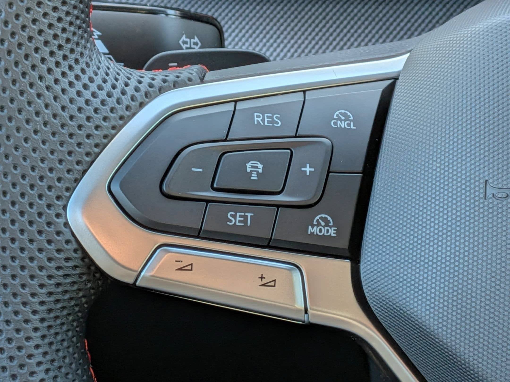New 2026 Volkswagen GTI SE FWD image 18