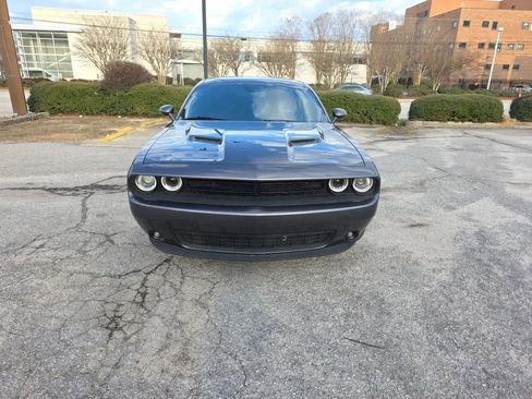Used 2019 Dodge Challenger SXT w/ Blacktop Package image 7