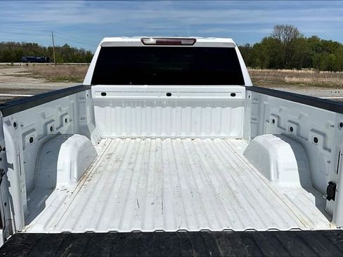 Used 2025 Chevrolet Silverado 1500 LT AWD/4WD image 7