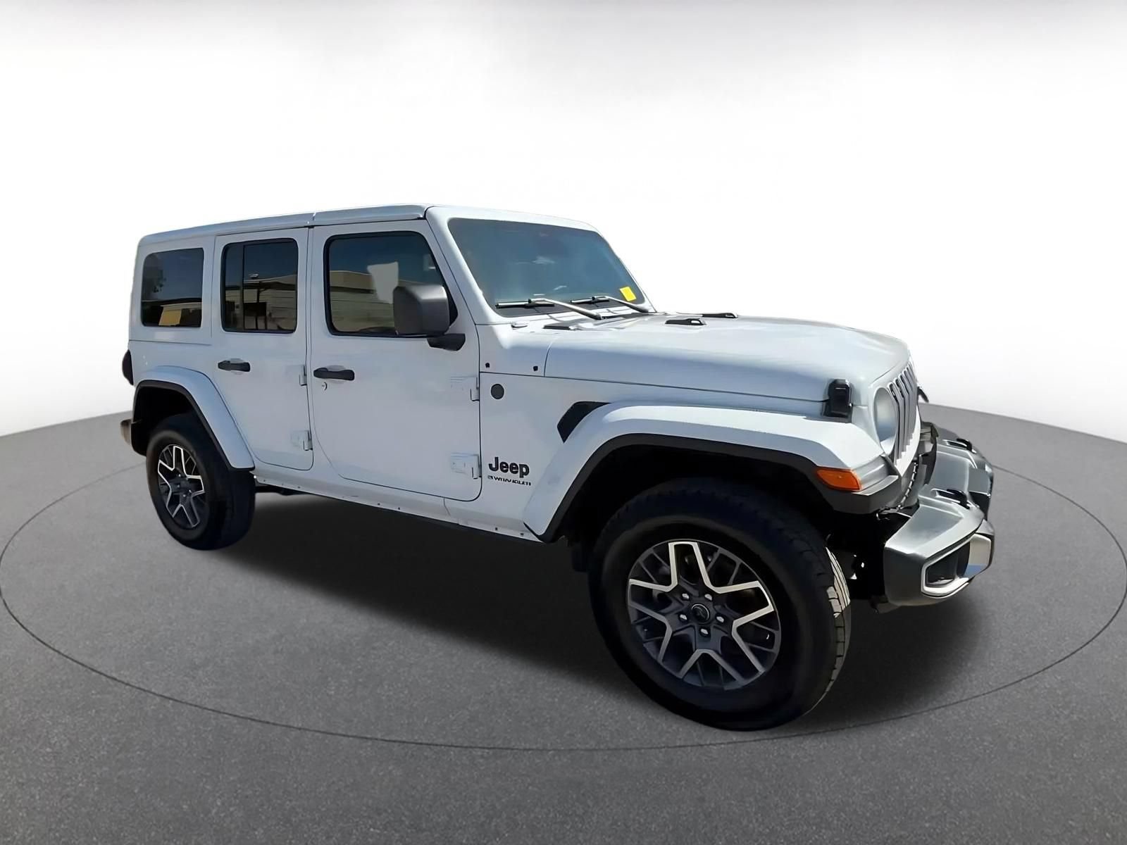 Used 2025 Jeep Wrangler Unlimited Sahara AWD/4WD image 2