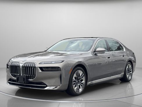 Certified 2024 BMW i7 xDrive60 image 2