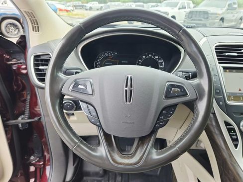 Used 2017 Lincoln MKX Select w/ Select Plus Package FWD image 19