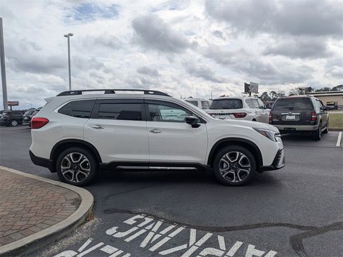 Certified 2024 Subaru Ascent Touring w/ Popular Package #2 image 4