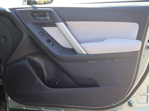 Used 2015 Subaru Forester 2.5i Premium image 23