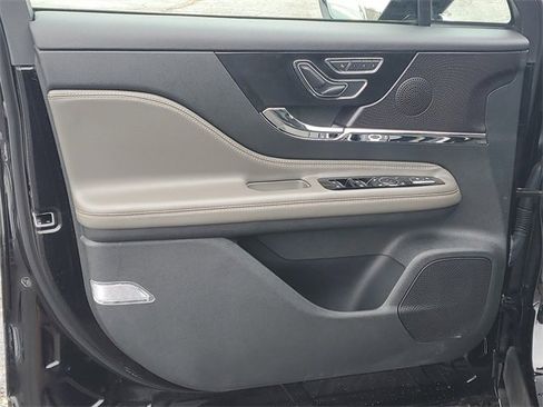 Certified 2023 Lincoln Corsair AWD w/ Equipment Group 101A image 9