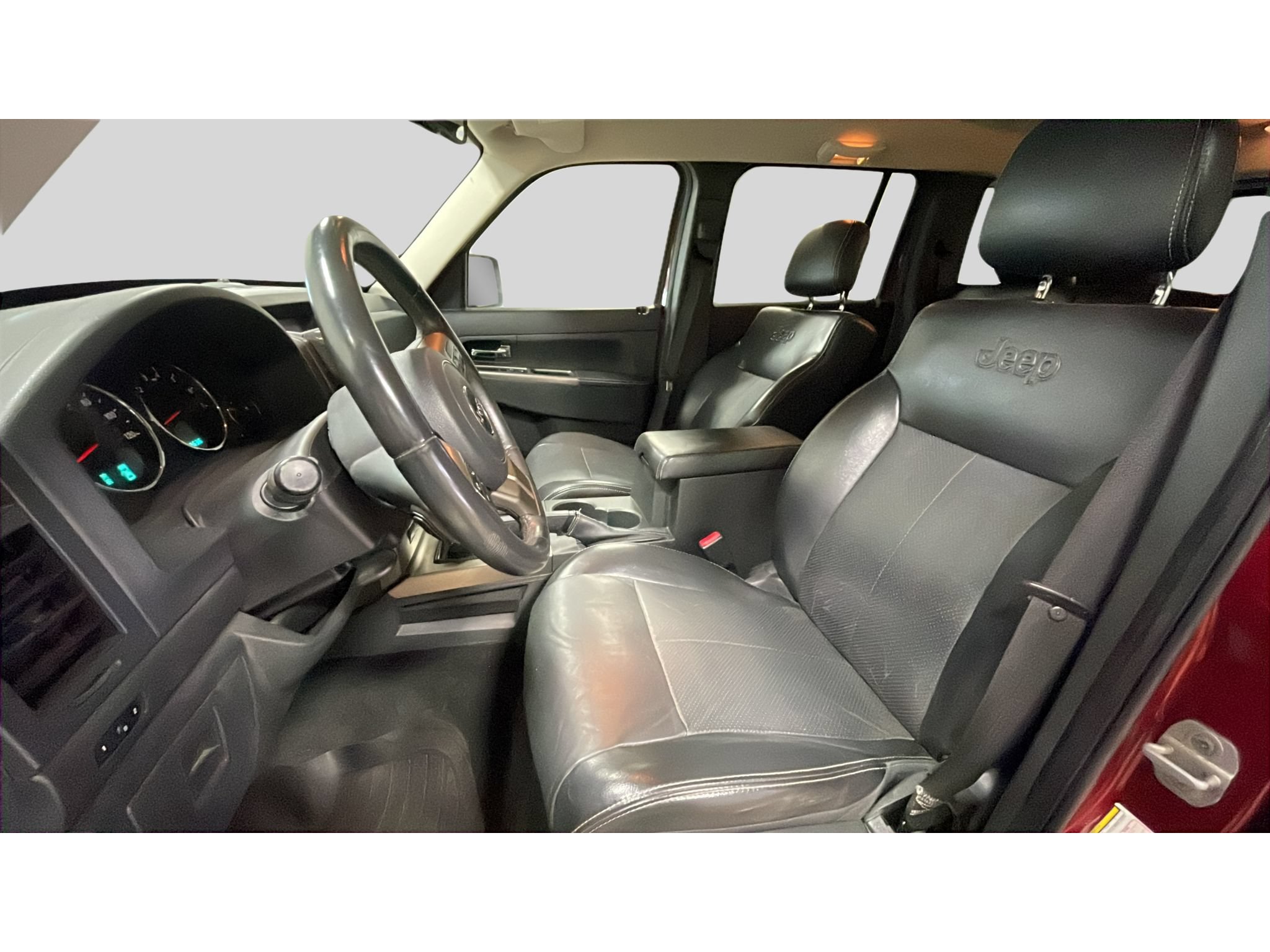 Used 2012 Jeep Liberty Limited AWD/4WD image 15