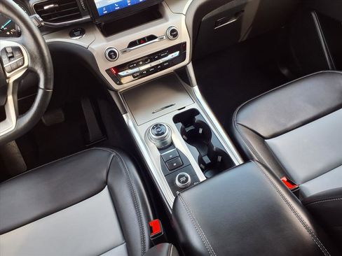 Used 2023 Ford Explorer XLT w/ Equipment Group 202A image 12