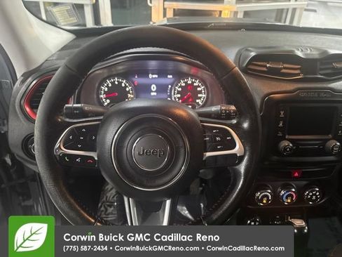 Used 2017 Jeep Renegade Trailhawk AWD/4WD image 16