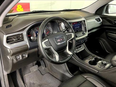 Used 2023 GMC Acadia SLT image 17