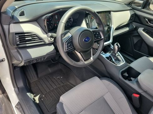 Used 2025 Subaru Outback Premium w/ Popular Package #1A AWD/4WD image 4