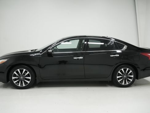 Used 2016 Nissan Altima 2.5 SL FWD image 7