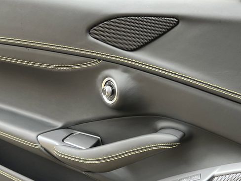 Used 2022 Ferrari Portofino M image 32