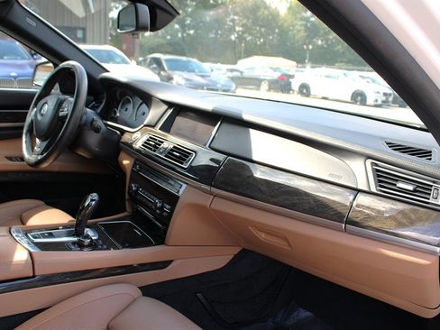 Used 2013 BMW 750Li image 17