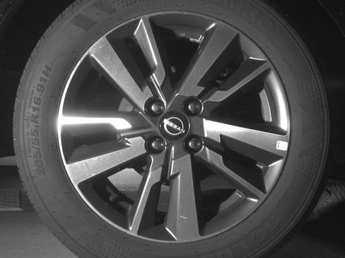 Used 2025 Nissan Versa SV FWD image 15