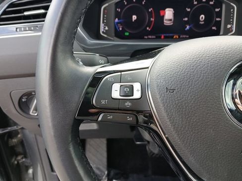 Used 2019 Volkswagen Tiguan SEL Premium w/ 3rd Row Seat Package AWD/4WD image 16