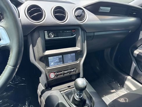 Used 2018 Ford Mustang GT w/ Black Accent Pkg RWD image 16