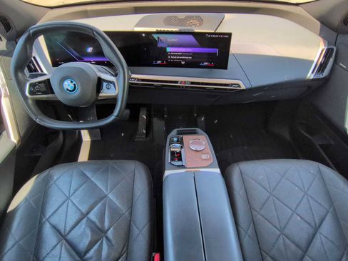 Certified 2022 BMW iX xDrive50 w/ Premium Package AWD/4WD image 15