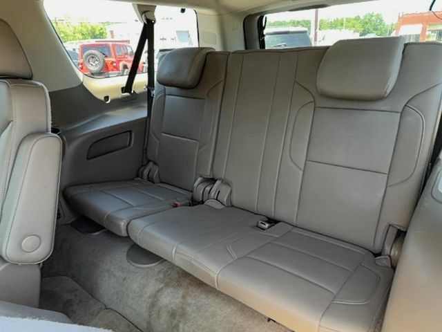 Used 2018 Chevrolet Suburban Premier AWD/4WD image 12