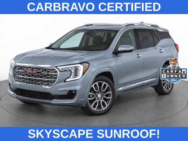 Used 2024 GMC Terrain Denali w/ Denali Premium Package AWD/4WD image 1