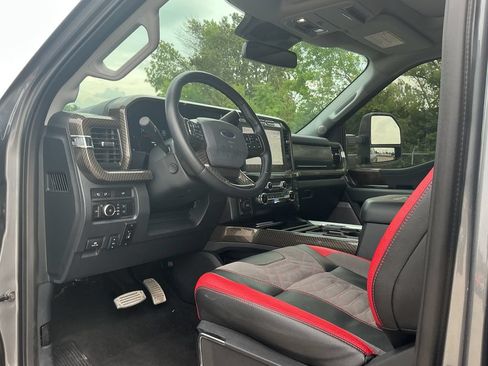 Used 2024 Ford F250 Lariat w/ Lariat Ultimate Package AWD/4WD image 24