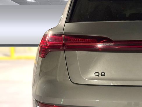 Used 2024 Audi Q8 e-tron Premium Plus w/ Premium Plus Package image 13
