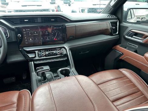 Used 2025 GMC Sierra 1500 Denali Ultimate AWD/4WD image 11