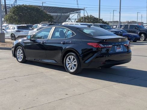 Used 2025 Toyota Camry LE FWD image 9
