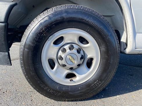 Certified 2024 Chevrolet Express 2500 Extended image 17