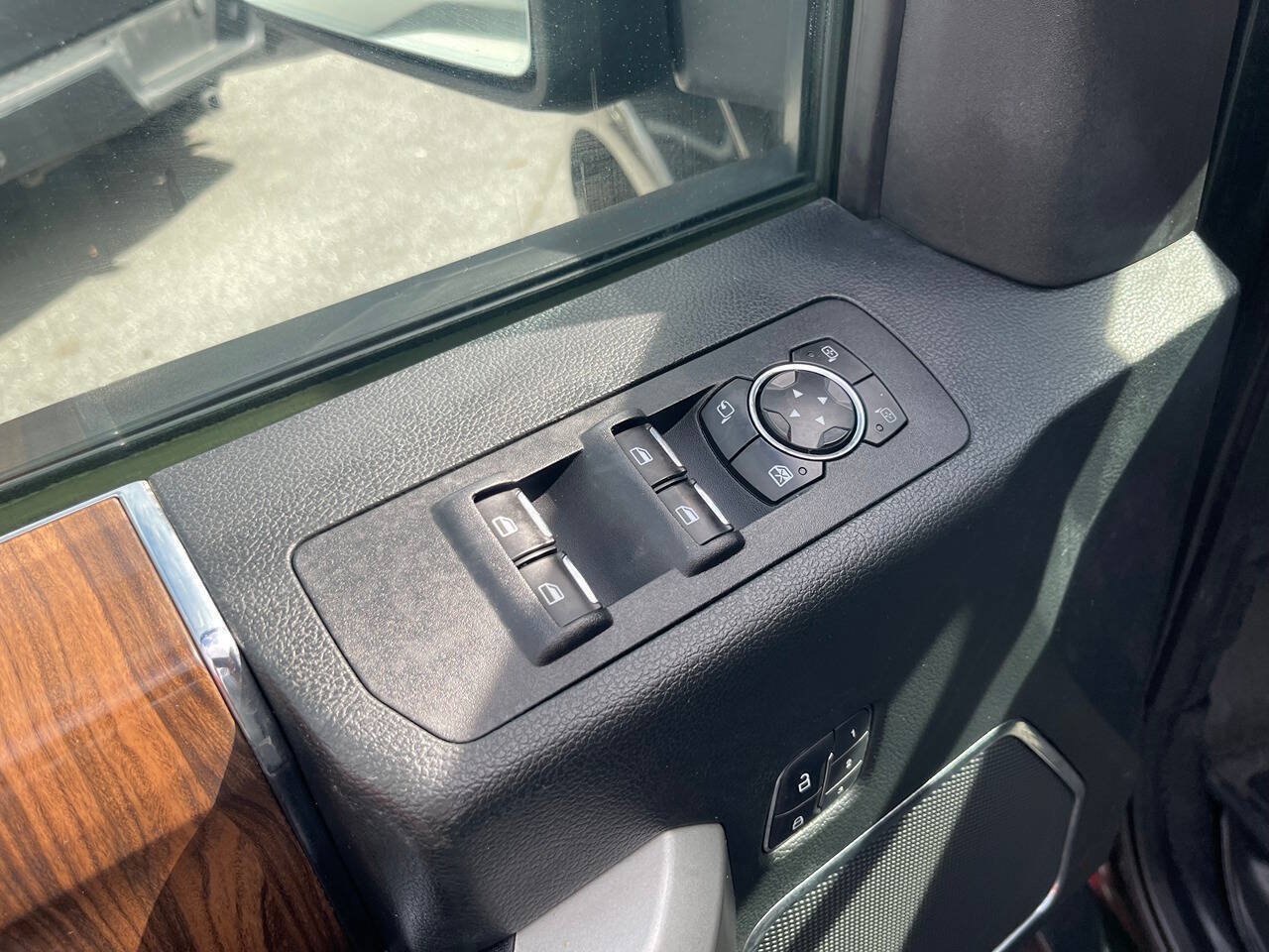 Used 2016 Ford F150 Lariat w/ Equipment Group 502A Luxury AWD/4WD image 22