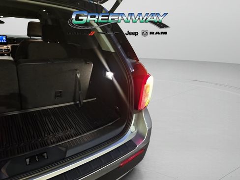 Used 2023 Ford Explorer XLT w/ Equipment Group 202A RWD image 17