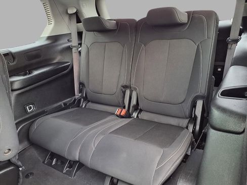 Used 2023 Jeep Grand Cherokee L Laredo image 25