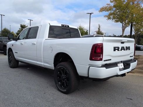 New 2026 RAM 2500 Laramie AWD/4WD image 6