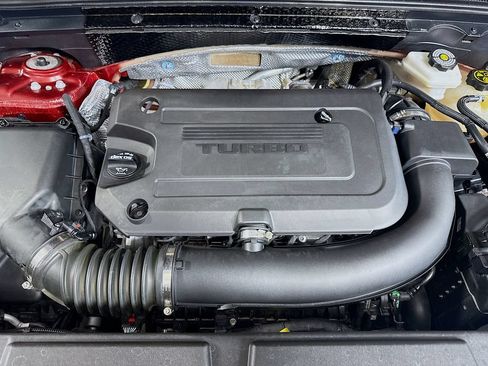 Used 2022 Buick Envision Essence w/ Technology Package I FWD image 32