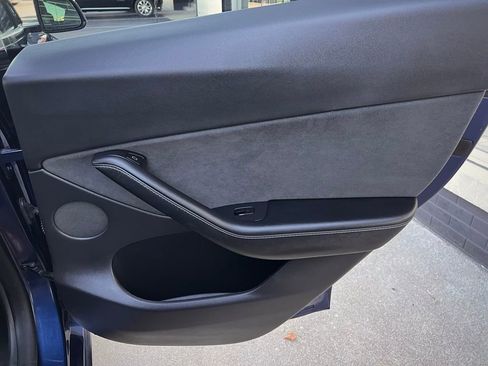 Used 2021 Tesla Model Y Long Range image 19