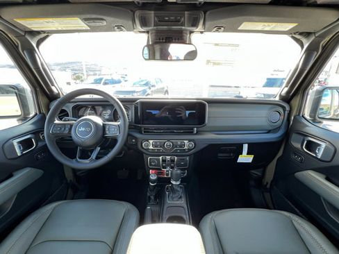 New 2026 Jeep Gladiator Mojave AWD/4WD image 9