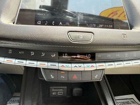 Used 2019 Cadillac XT4 Luxury w/ Cold Weather Package AWD/4WD image 17