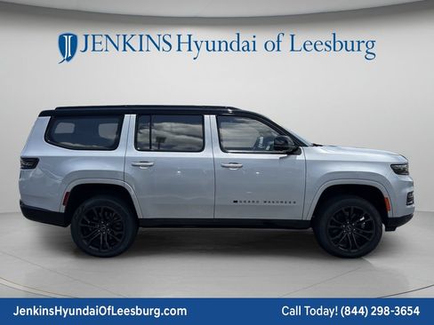 Used 2023 Jeep Grand Wagoneer Series III w/ Rear Seat Video Group 1 AWD/4WD image 3