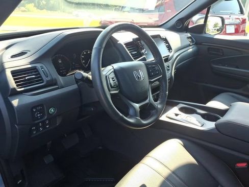 Used 2025 Honda Ridgeline TrailSport image 17