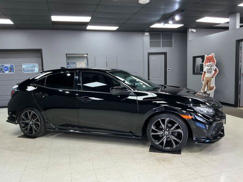 Used 2018 Honda Civic Sport image 9